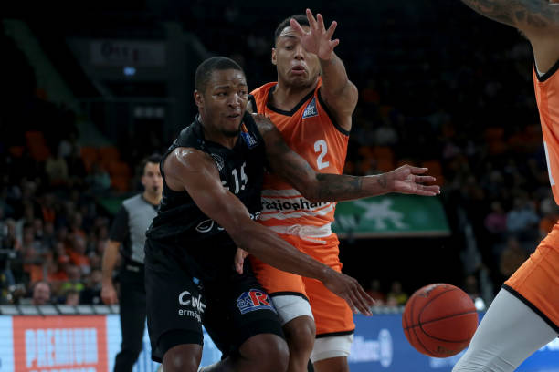 这个赛季必 这个赛季必